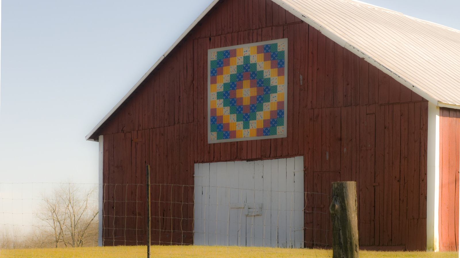 Sunrise and Shadow Quilt: Quilted Barn for Inspiration