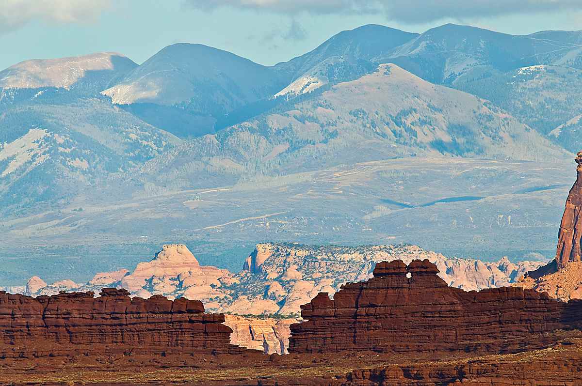 Image: Mountain range view from the Dead Horse Canyon